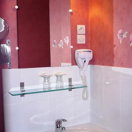 Le Floreal Отель
